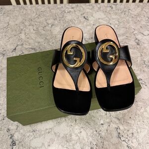 Gucci Blondie Medallion Thong Sandals